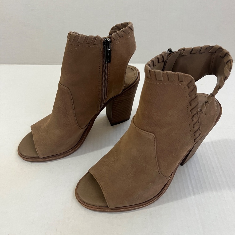 Vince Camuto Leather Peep Toe Booties 7 Tan Slingback Stacked Heel Boho Festival
